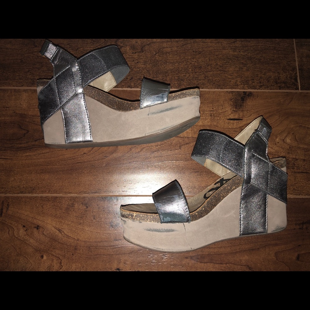Silver OTBT Wedges Sz 6.5